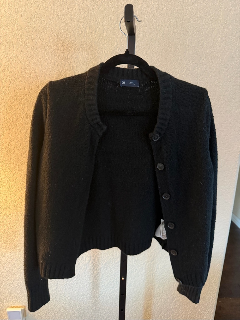 GAP Black Women's Button-Up Crewneck Cardigan